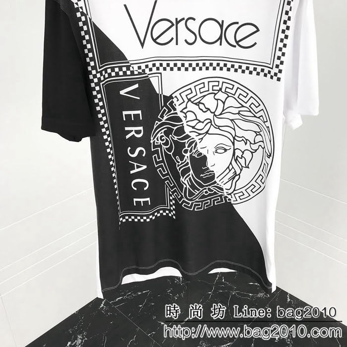 Versace範思哲 19ss早春新款 黑白拼色印花短袖 數碼直噴工藝 定制面料 高版本男女同款 ydi2283